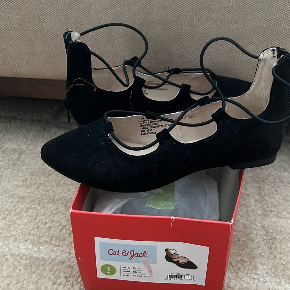 Girls free flats